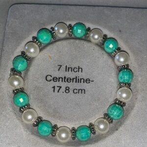 Iridescent teal, Pearl and Silver Beaded stretch Bracelet